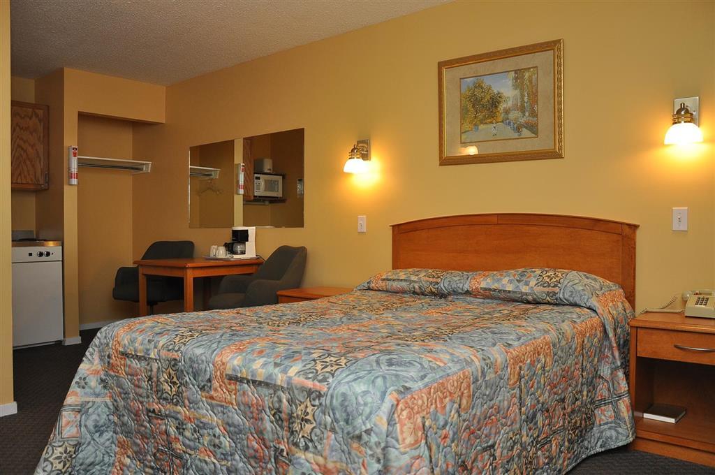 Canadas Best Value Inn Kelowna Zimmer foto