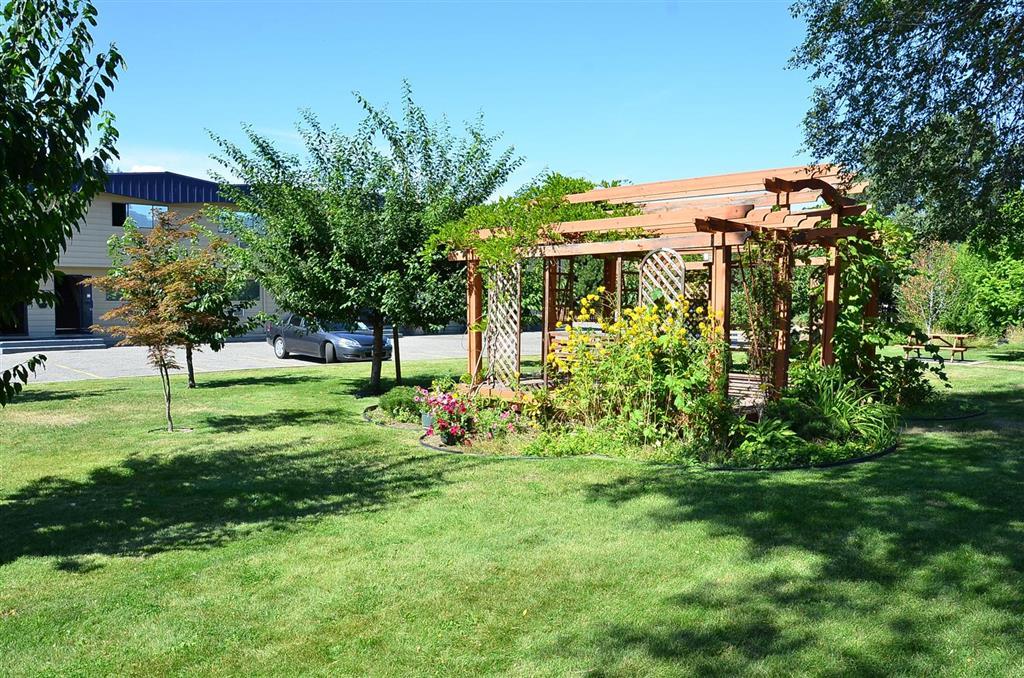 Canadas Best Value Inn Kelowna Exterior foto